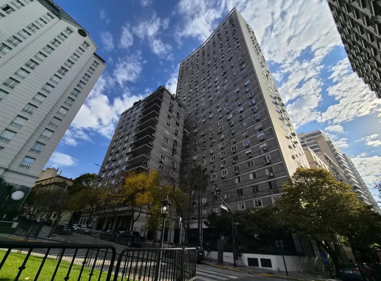 Departamento en Venta 3 ambientes en Torre Sudamericana con cochera