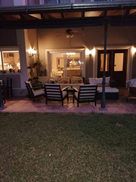 Foto de Espectacular casa sobre laguna, con excelentes vistas!, imagen 2