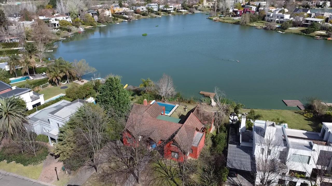 Foto de Casa en venta a la laguna en Barrio Altamira, imagen 2