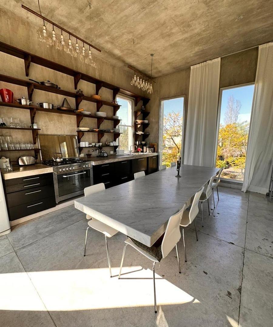 Foto de Barrio Altamira - Casa a la laguna en venta, imagen 4