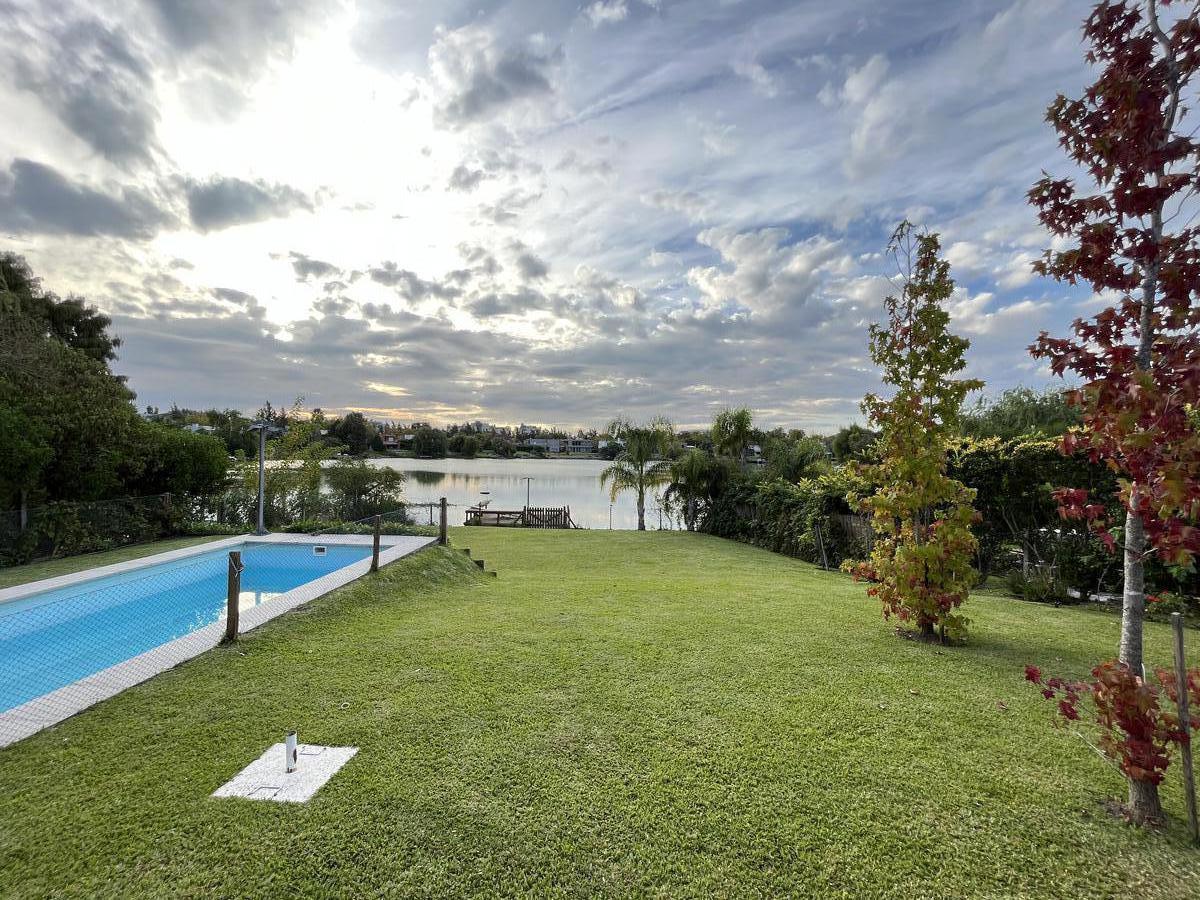 Foto de Alquiler Casa en Altamira al agua, imagen 2