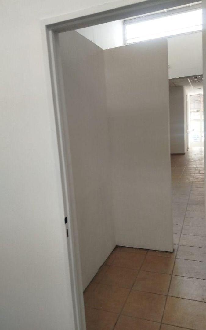 Foto de Local Comercial Premium 300 m² Frente a Patio Olmos – Obispo Trejo, imagen 2
