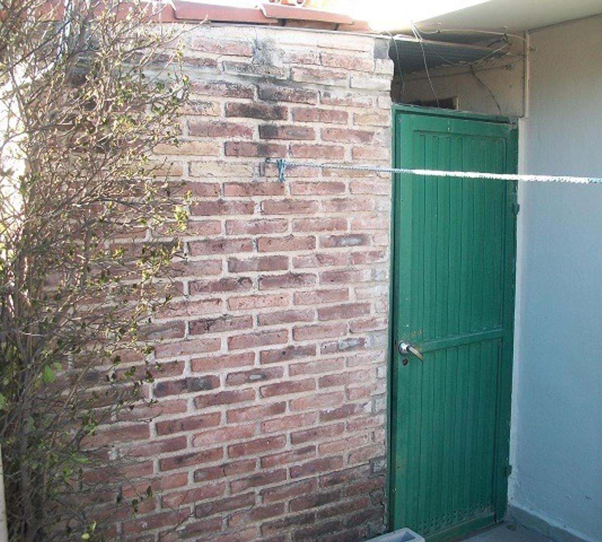 Casa con Dos Locales Comerciales Sobre Avda. en Alta Gracia 1