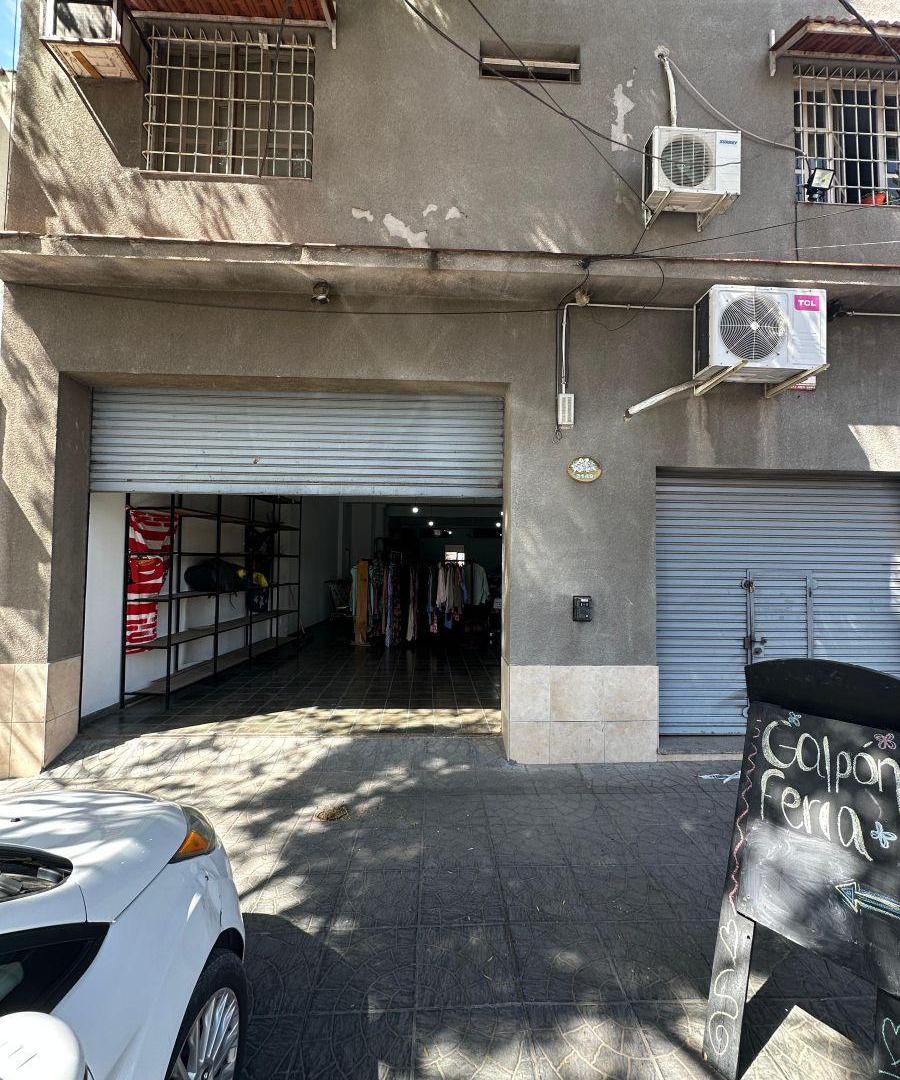 Foto de SALON COMERCIAL DE 295 m² | MENDOZA CIUDAD | IDEAL PARA COMERCIO O, imagen 3