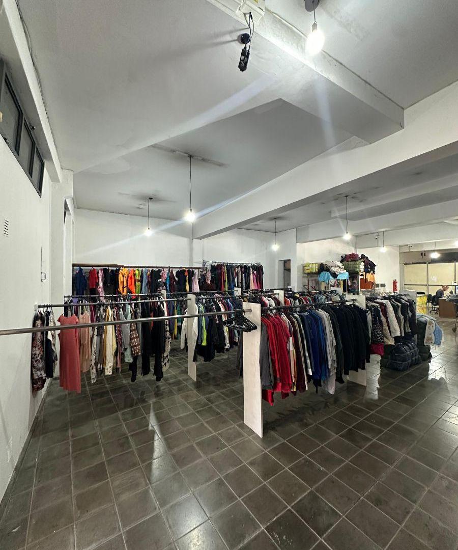 Foto de SALON COMERCIAL DE 295 m² | MENDOZA CIUDAD | IDEAL PARA COMERCIO O, imagen 4