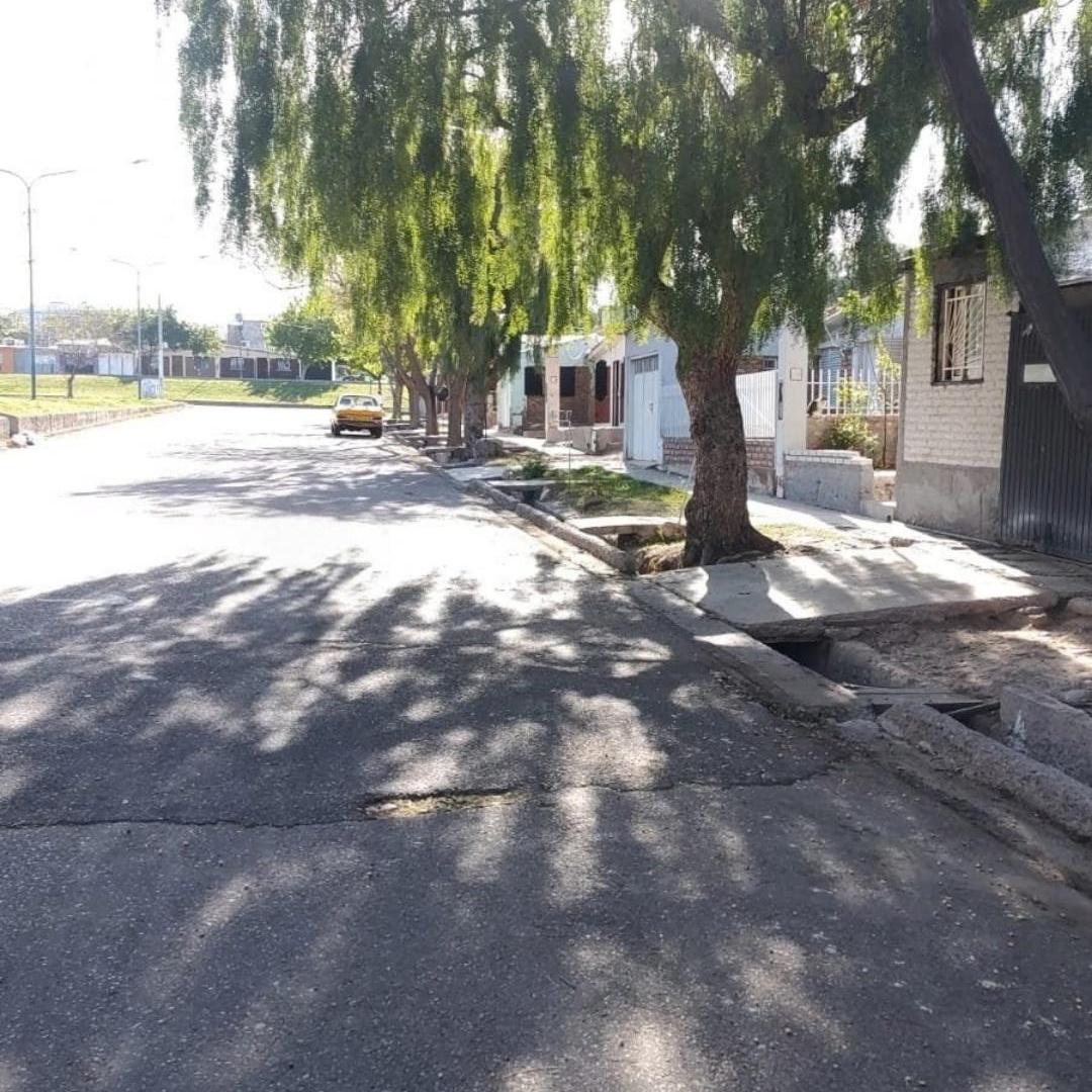 Foto de Vendo Casa con Departamento Godoy Cruz Excelente rentabilidad, imagen 1