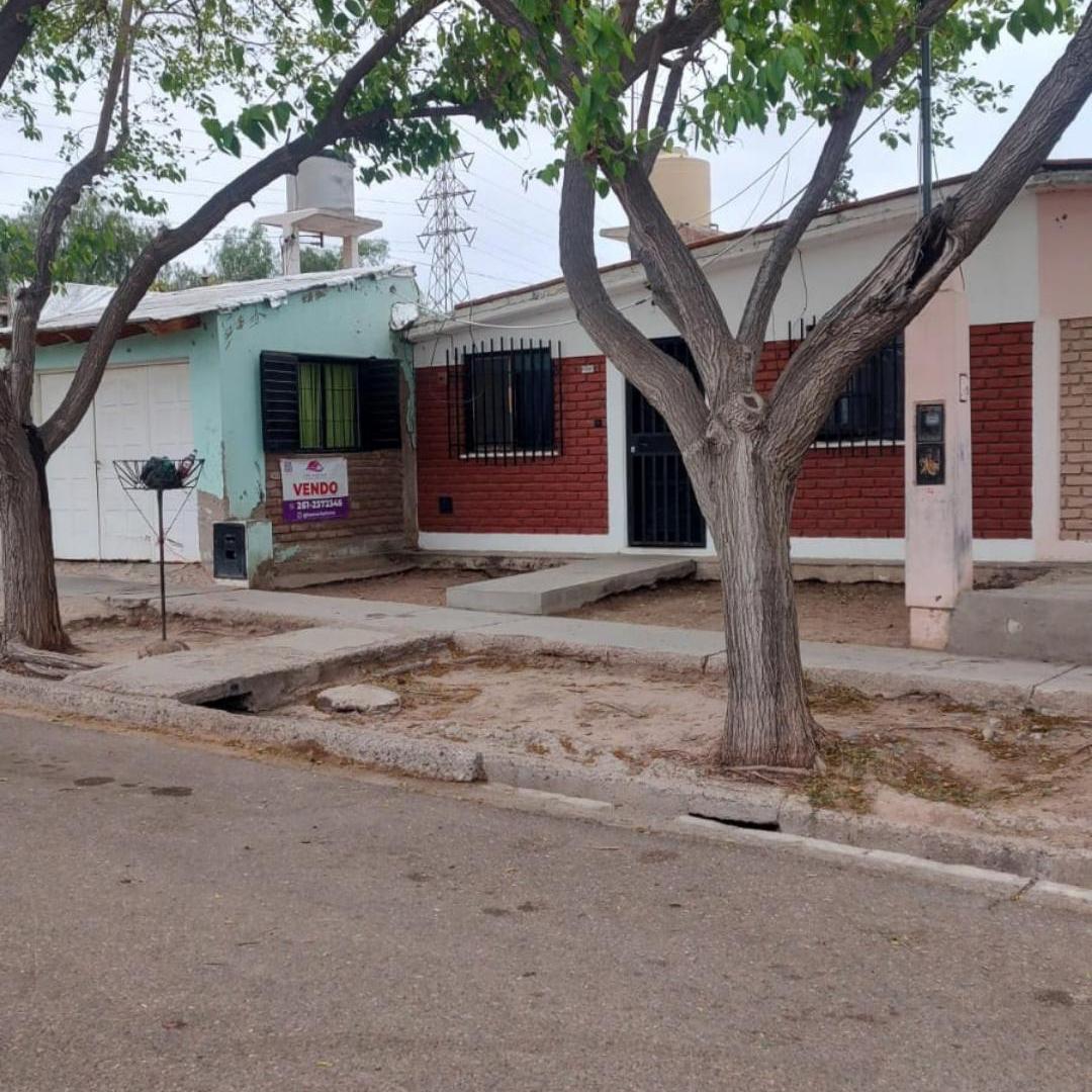 Foto de Vendo Casa con Departamento Godoy Cruz Excelente rentabilidad, imagen 4