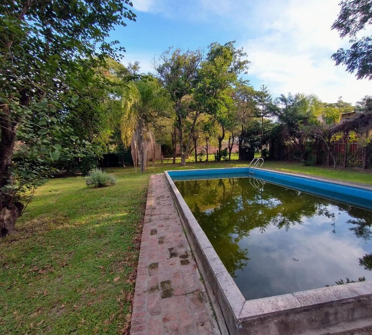 Excelente Casaquinta en Villa California 3