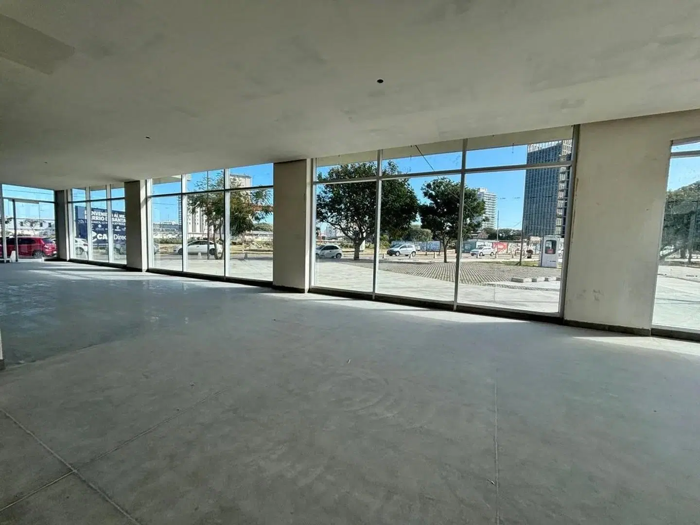 LOCAL COMERCIAL - ZONA PUERTO 2