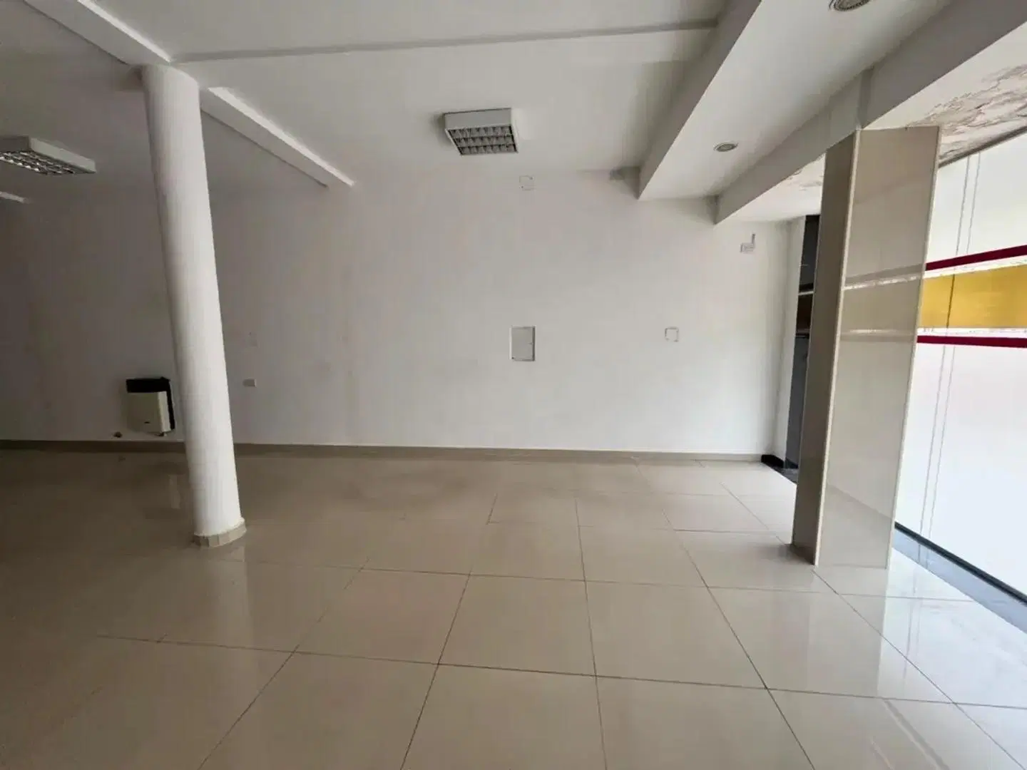 LOCAL - BARRIO CENTRO - HIPÓLITO IRIGOYEN 2454 5