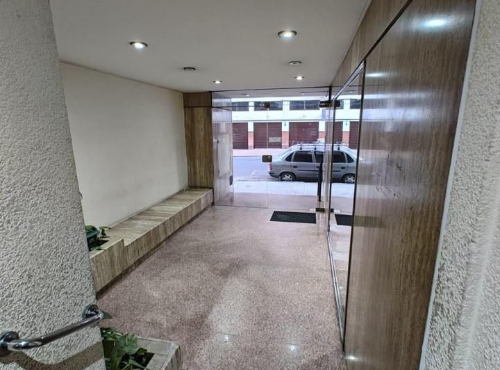 FLORESTA S/PISO 3 AMB FTE BCON CORRIDO TODO A NUEVO U$S94.000 1