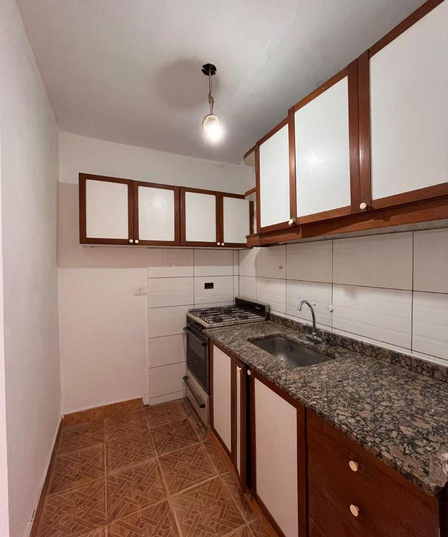 Foto de PH LINIERS 2/3 AMB S/EXP PATIO REFACCIONADO U$S 59.000, imagen 3