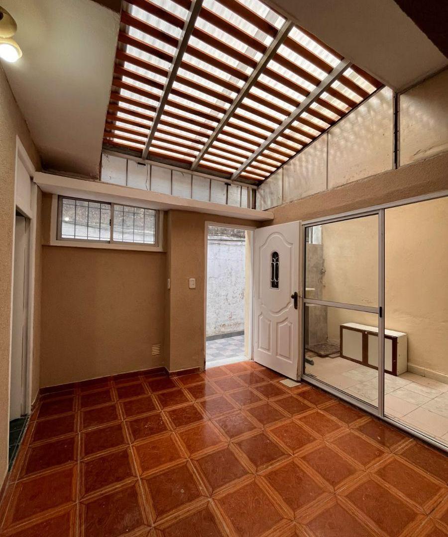 Foto de PH LINIERS 2/3 AMB S/EXP PATIO REFACCIONADO U$S 59.000, imagen 1