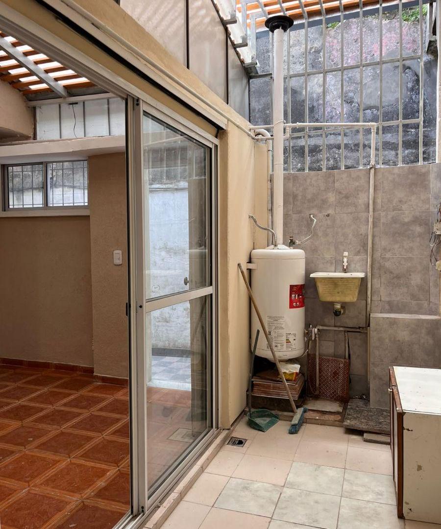 Foto de PH LINIERS 2/3 AMB S/EXP PATIO REFACCIONADO U$S 59.000, imagen 2