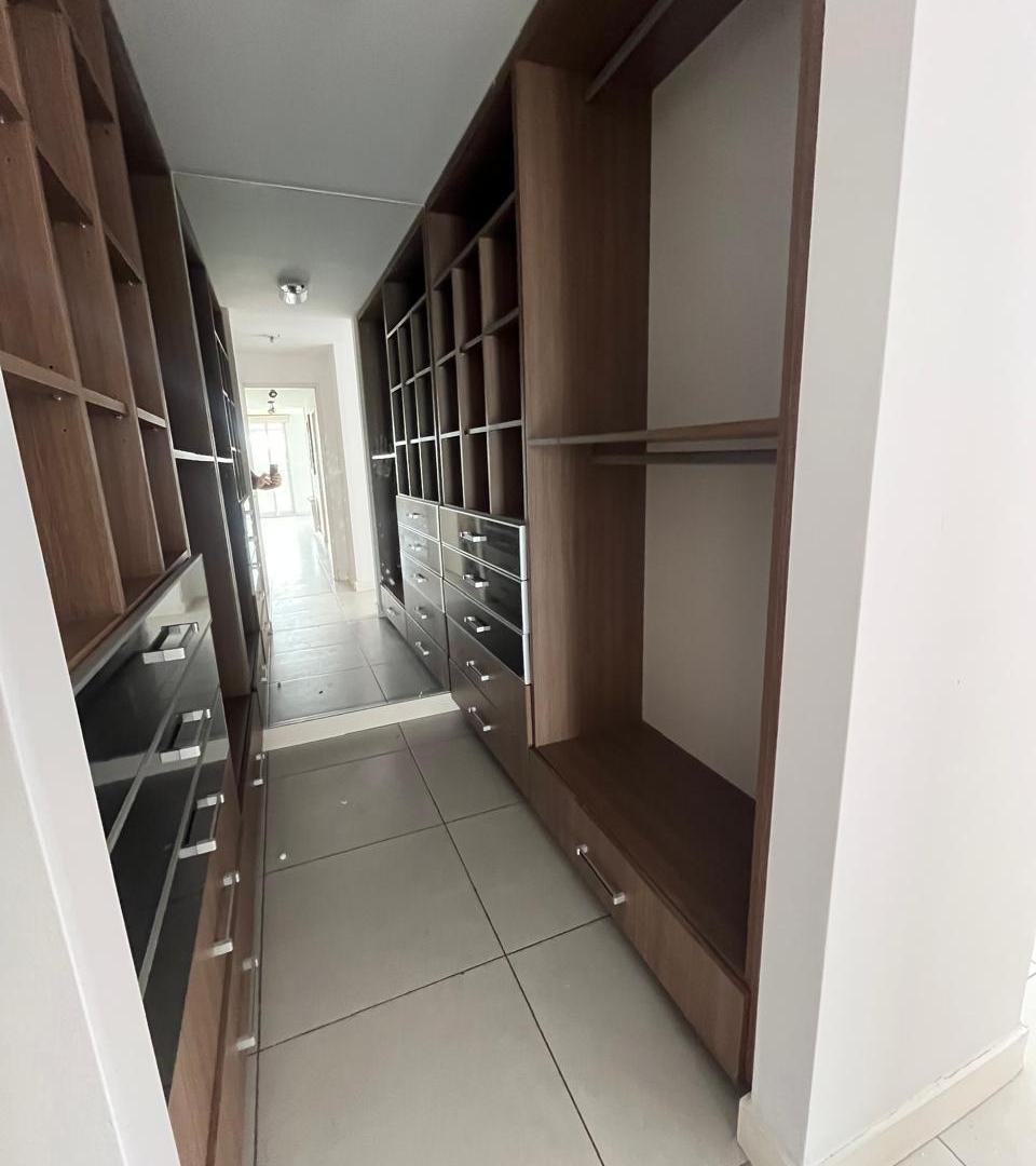 Foto de DEPARTAMENTO EN VENTA LA ROSELLA VALLE ESCONDIDO, imagen 1
