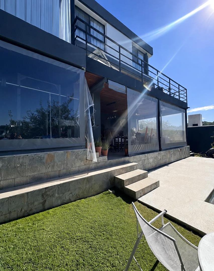 CASA  A LA VENTA COUNTRY LA CUESTA
