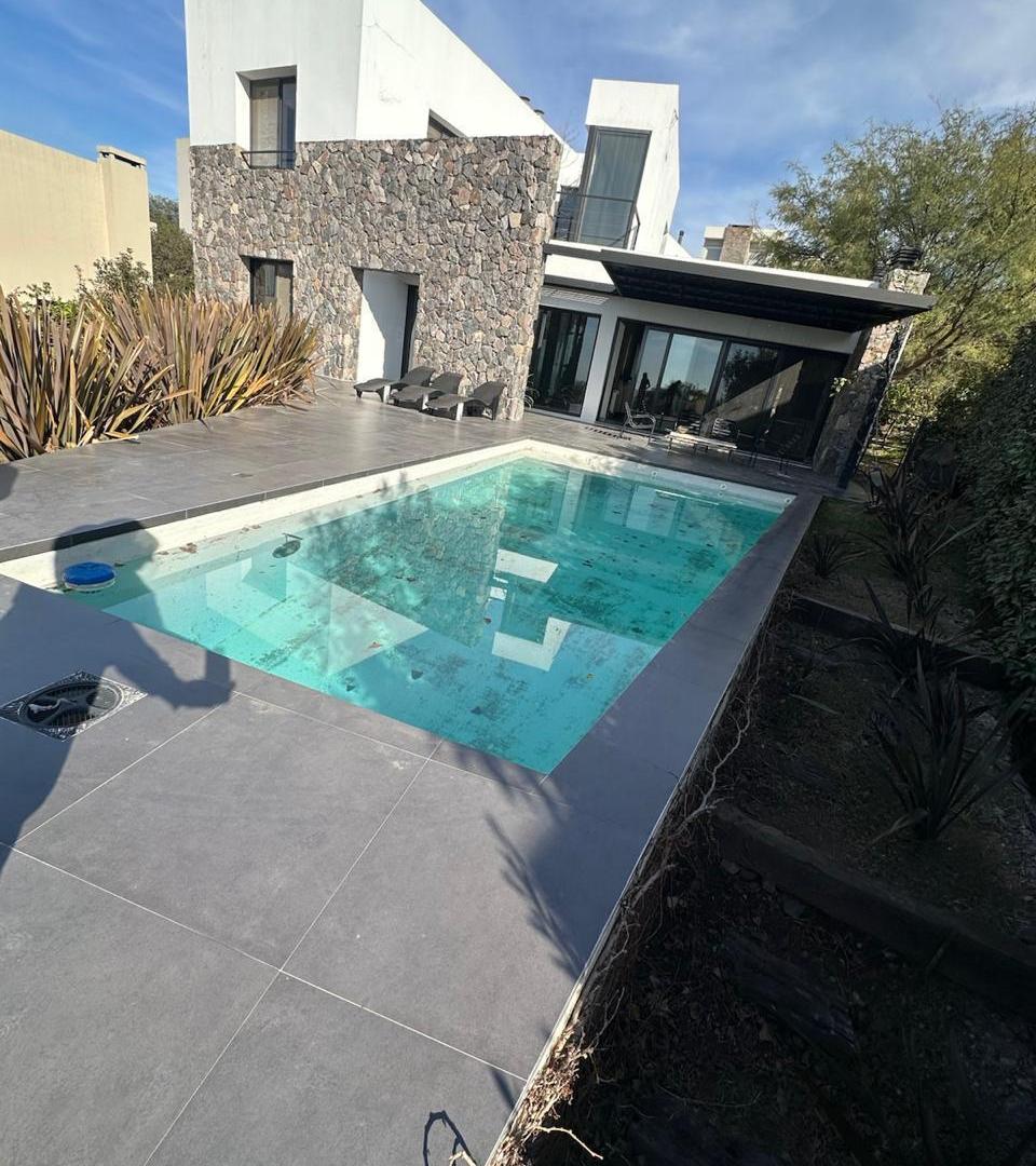 Foto de CASA A LA VENTA COUNTRY LA RUFINA, imagen 1