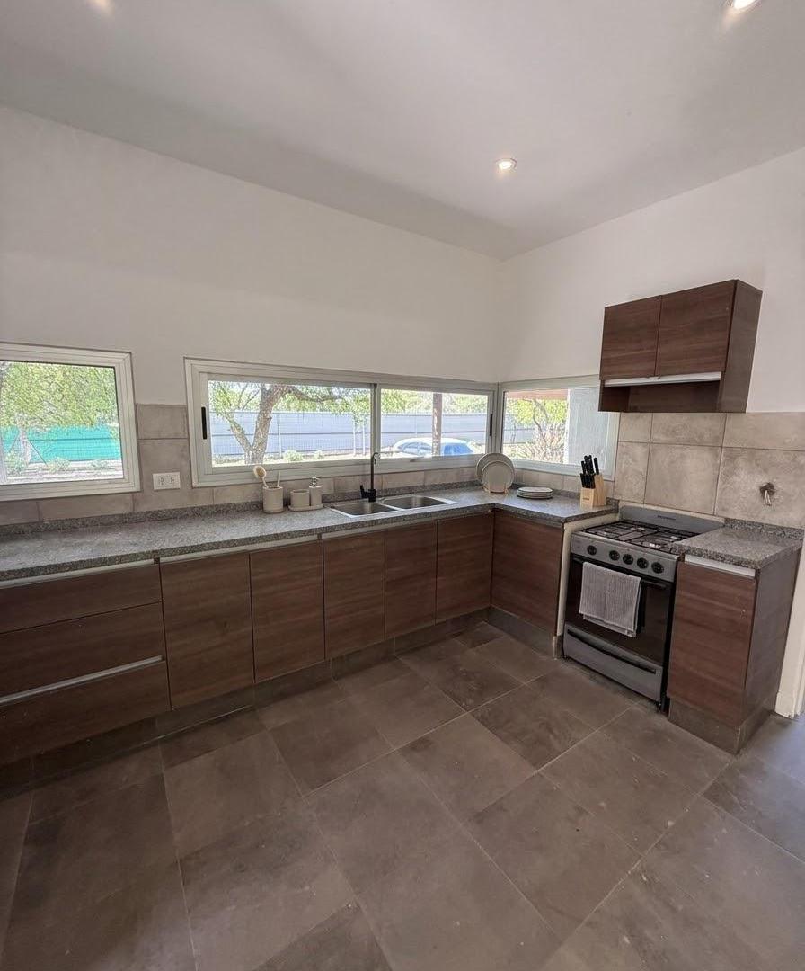 Foto de CASA EN ALQUILER LA RUFINA ZONA PLANA, imagen 4