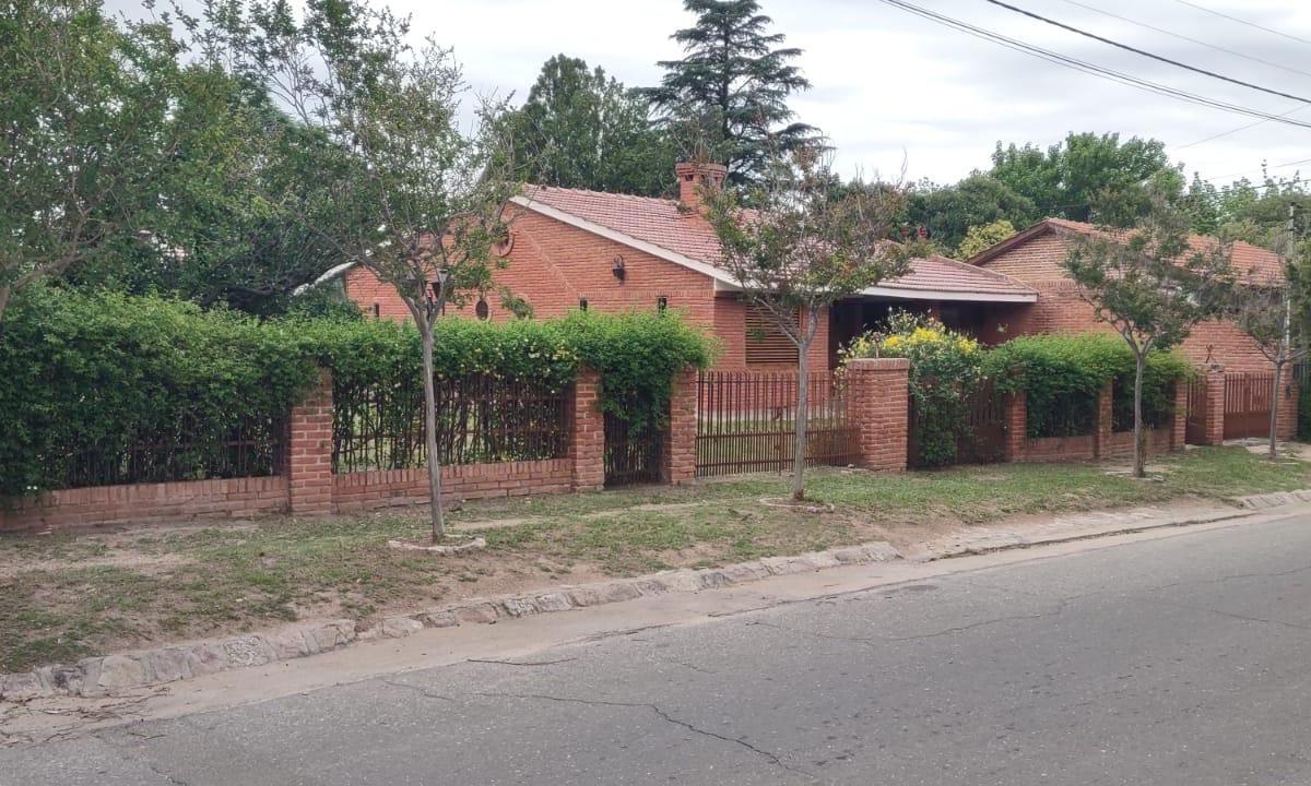 Oportunidad! Hermoso Chalet - Excelente Ubicacion 4