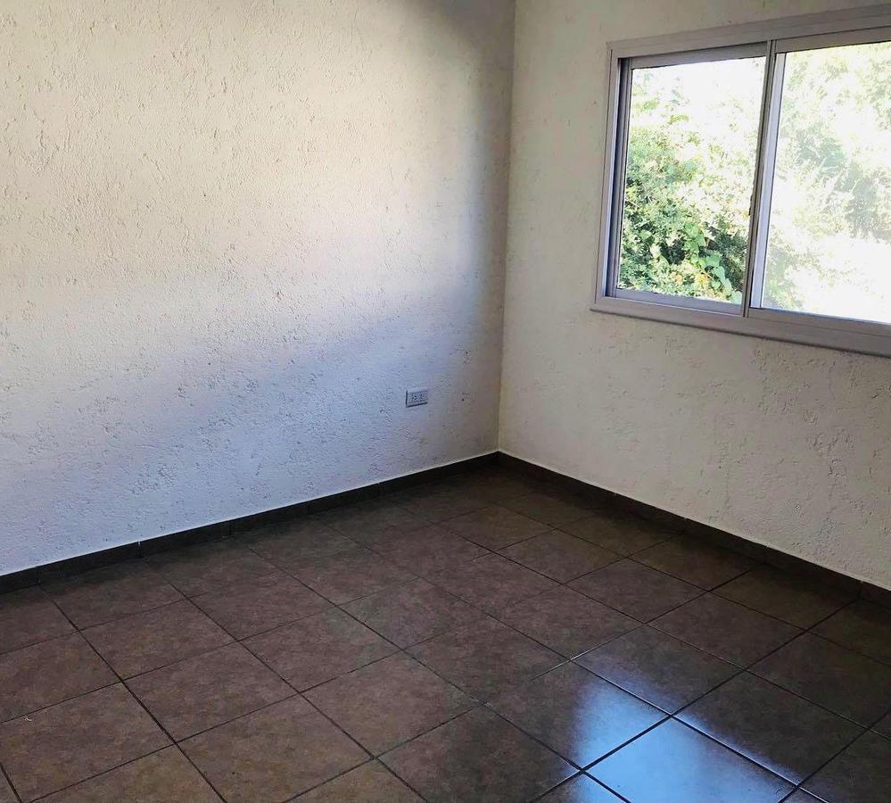 Casa en Venta de 8 Dorm. C/ Cochera en Villa Santa Cruz del Lago 5