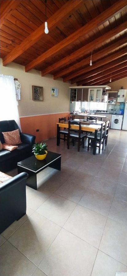 Casa en Venta de 2 Dorm. C/ Cochera en Tanti 1