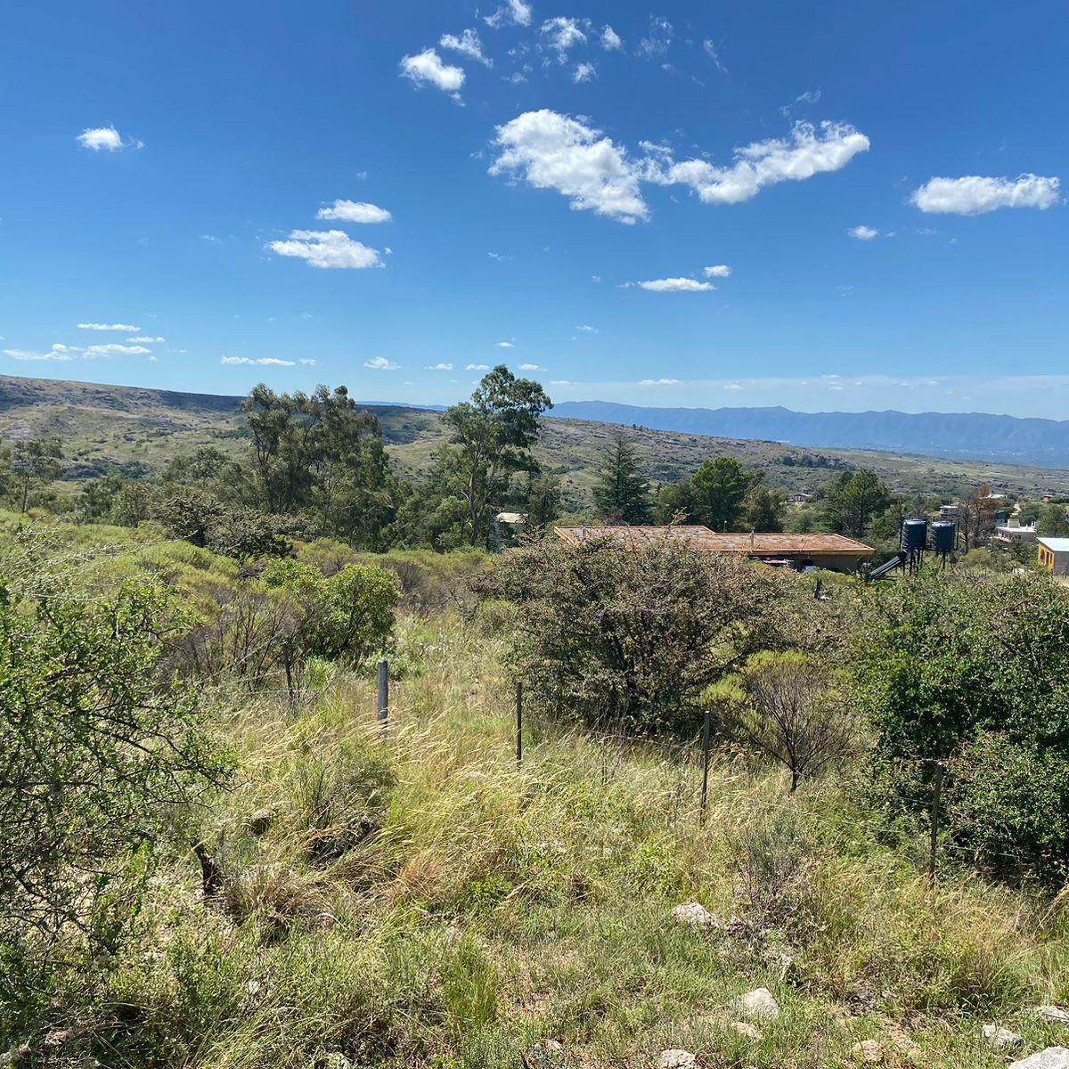 Se Vende Terreno en Tanti Lomas de 800 m² 3