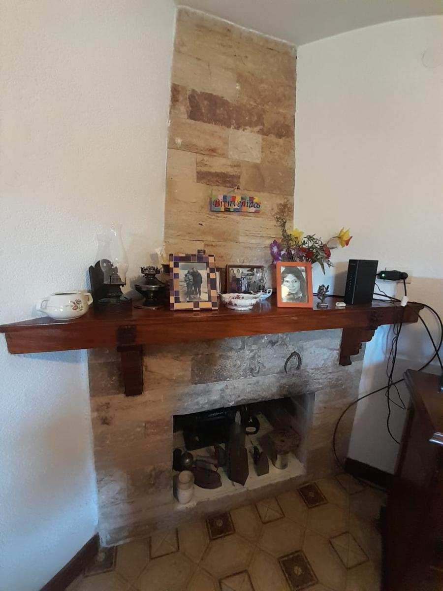 Se vende Casa de dos dormitorios, cerca del centro, Barrio Becciu
