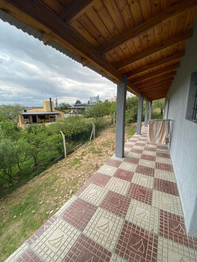 Casa en Venta de 3 Dorm. C/ Cochera en Estancia Vieja 1
