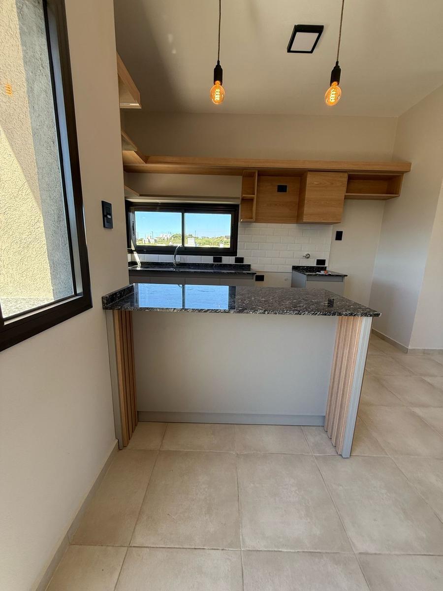 Se Vende Casa Terminada de 2 Dorm. en Valle del Sol, Villa Santa Cruz del Lago. 2