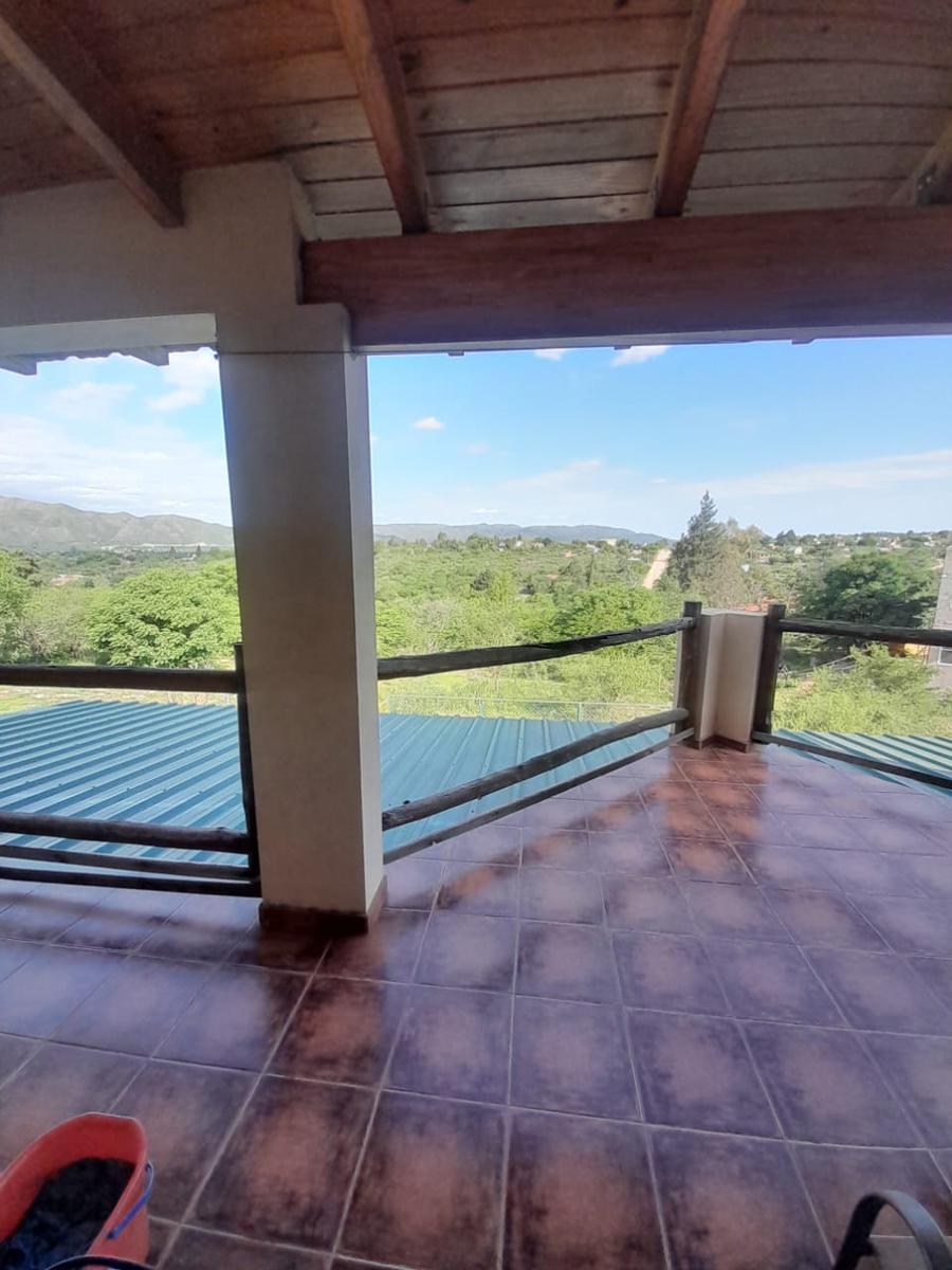 Se Vende Casa Más Departamentos en Villa Parque Siquiman 4