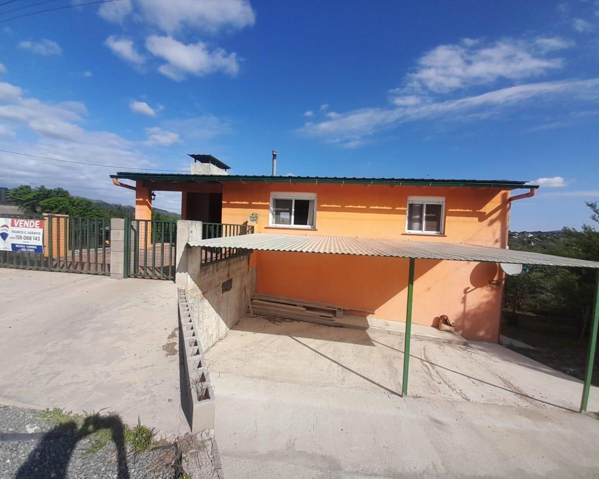 Se Vende Casa Más Departamentos en Villa Parque Siquiman 2