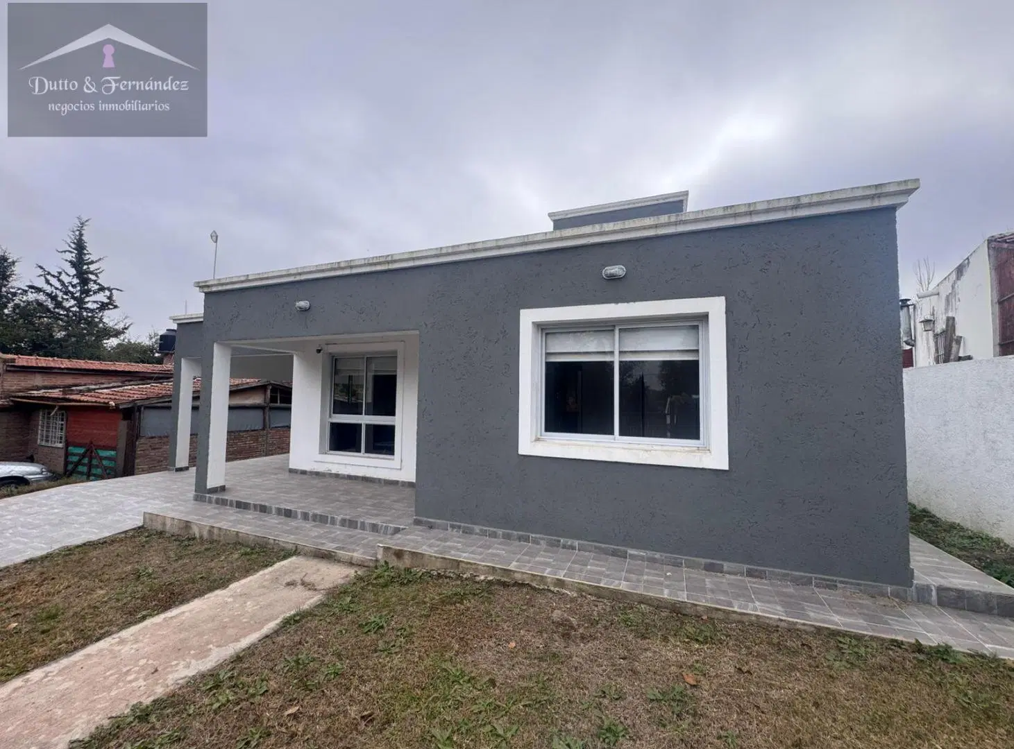 Casa en venta amoblada en Villa Parque Siquiman 4