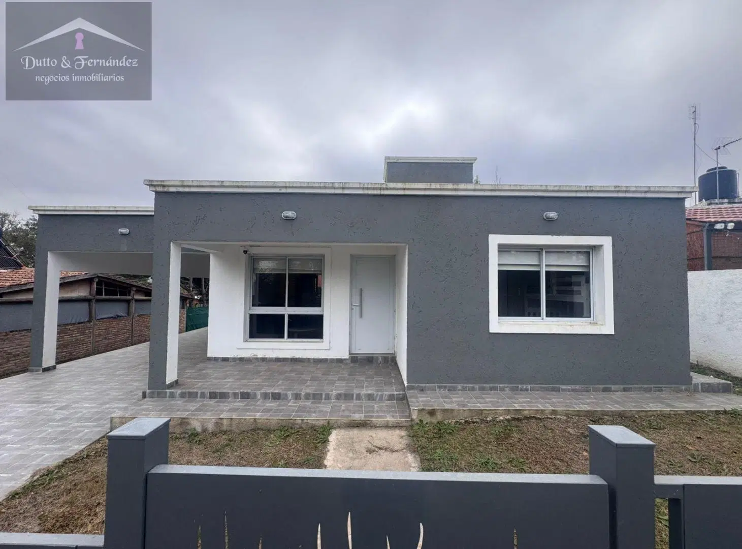 Casa en venta amoblada en Villa Parque Siquiman 3