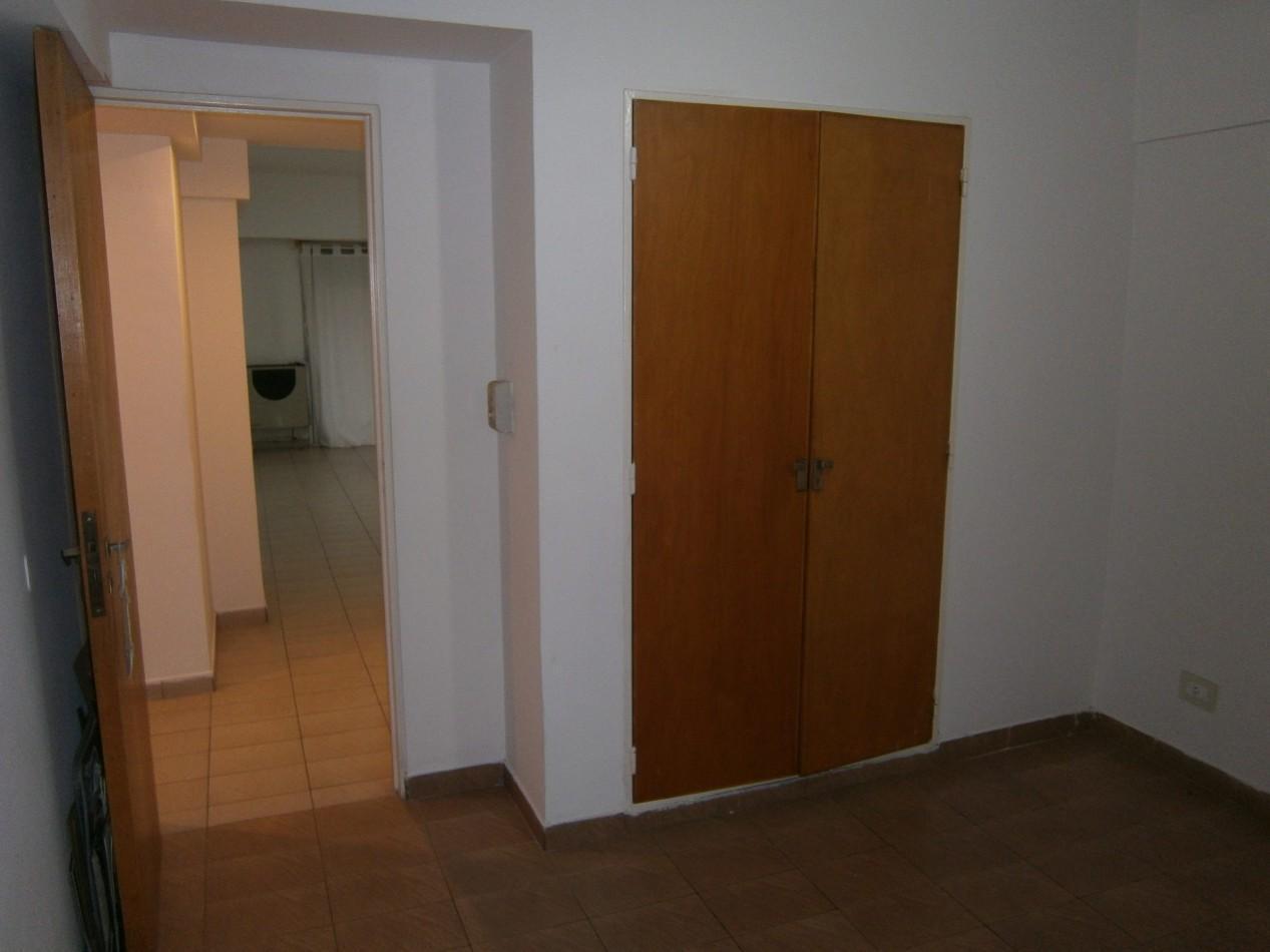 Foto de Alquiler 24 meses 2 ambientes externo La Perla, imagen 4