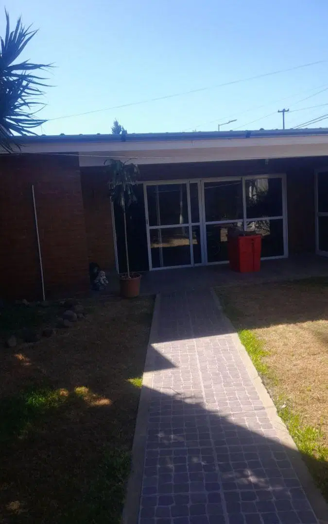 VENTA DIRECTA ..CASA CON FONDO PARQUIZADO- 5