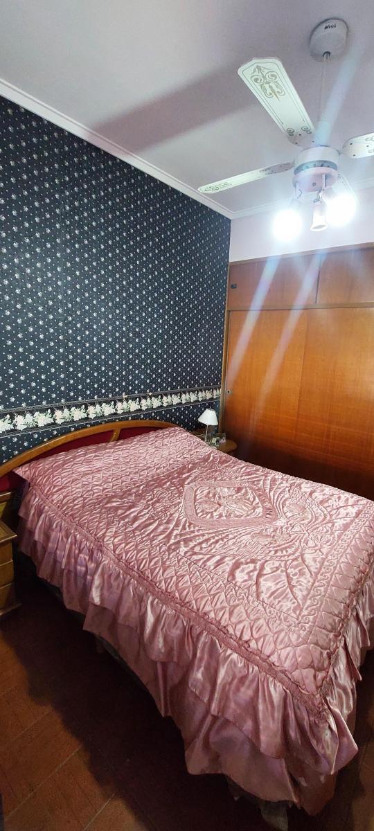 Excelente Casa 3 Ambientes con Cochera, Parrilla. Excelente Zona 5