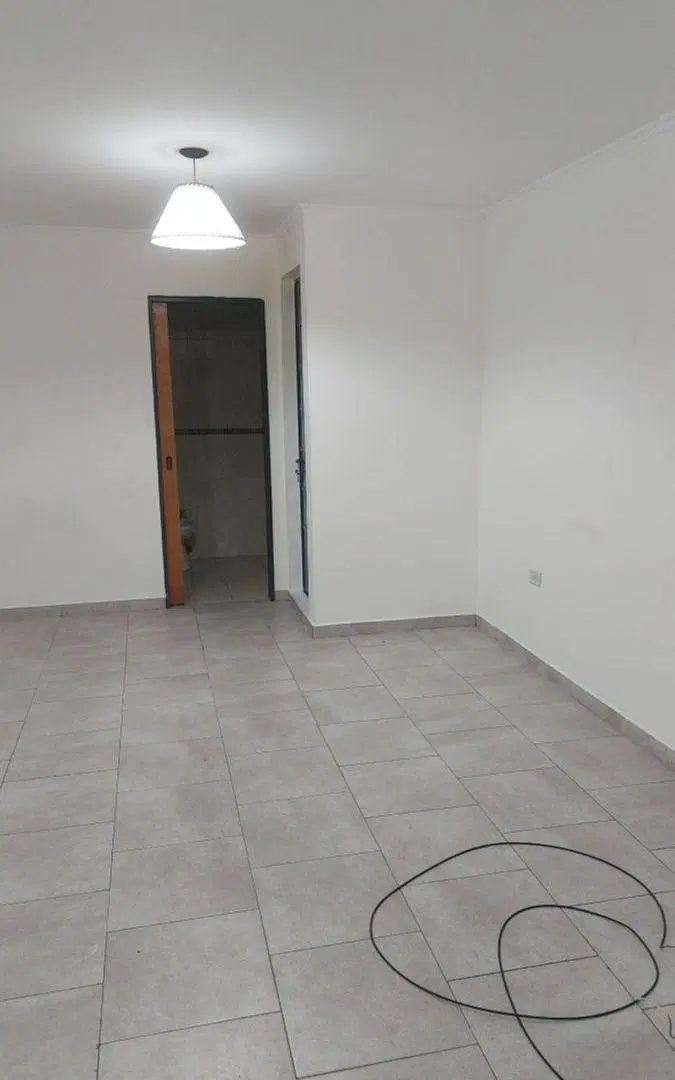 Monoambiente en alquiler. Ajuste semestral. Servicios incluidos 4