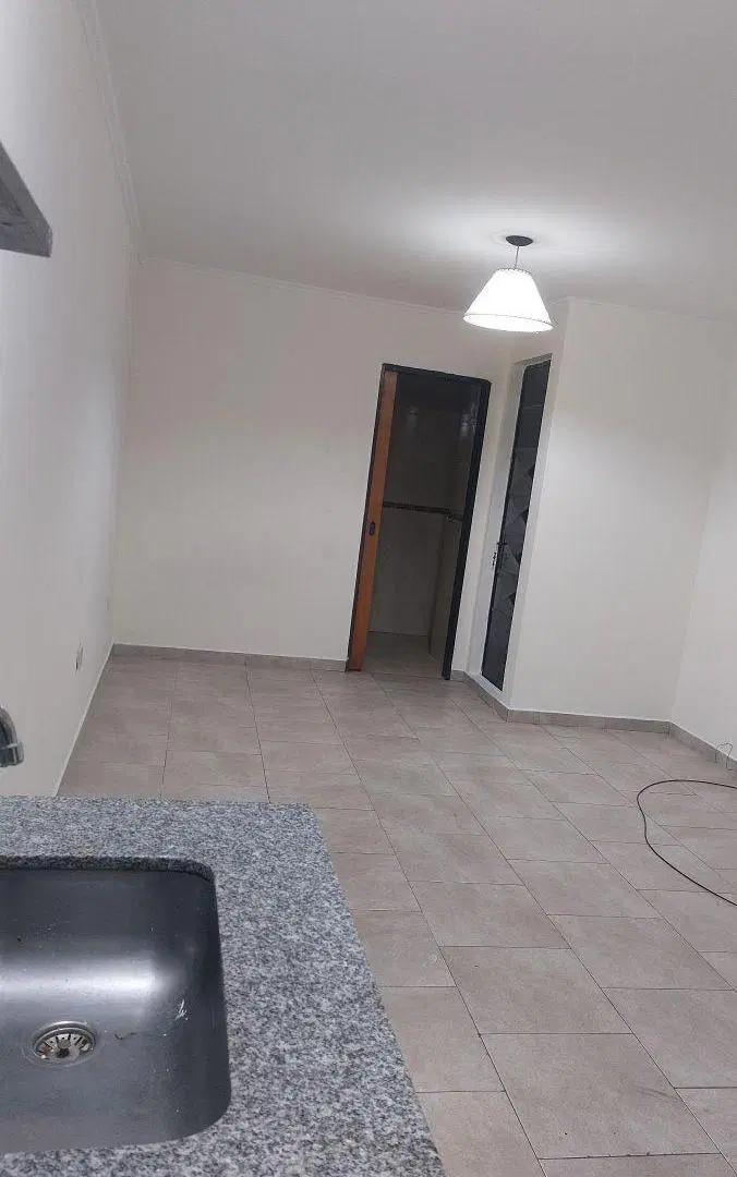 Monoambiente en alquiler. Ajuste semestral. Servicios incluidos 5