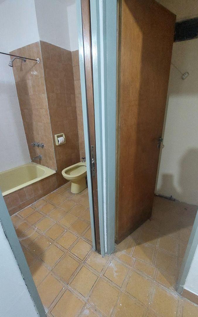 Foto de Depto 2 ambientes. Servicios incluidos. Sin expensas !!, imagen 3