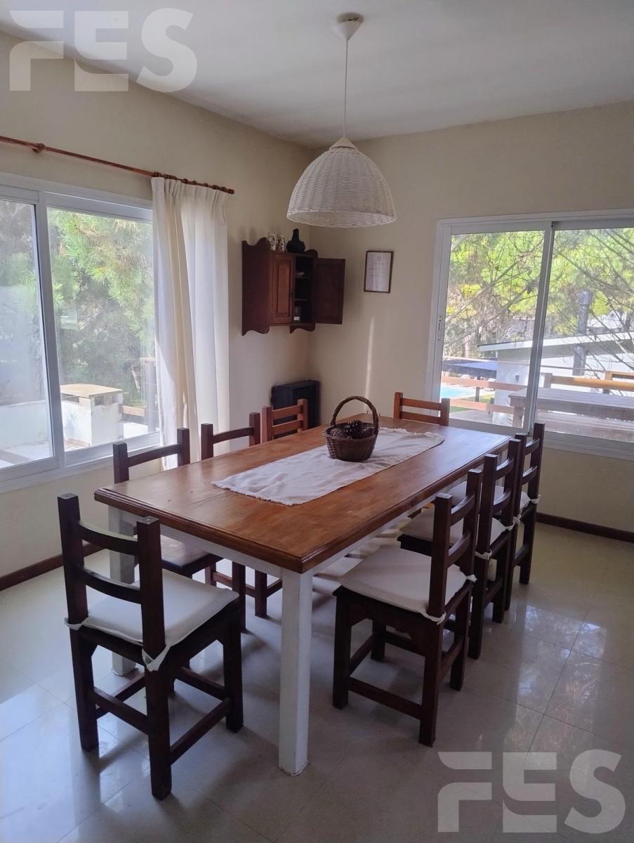 Casa en Alquiler y Venta con 4 Dorm. Barrio Residencial I Costa Esmeralda 5