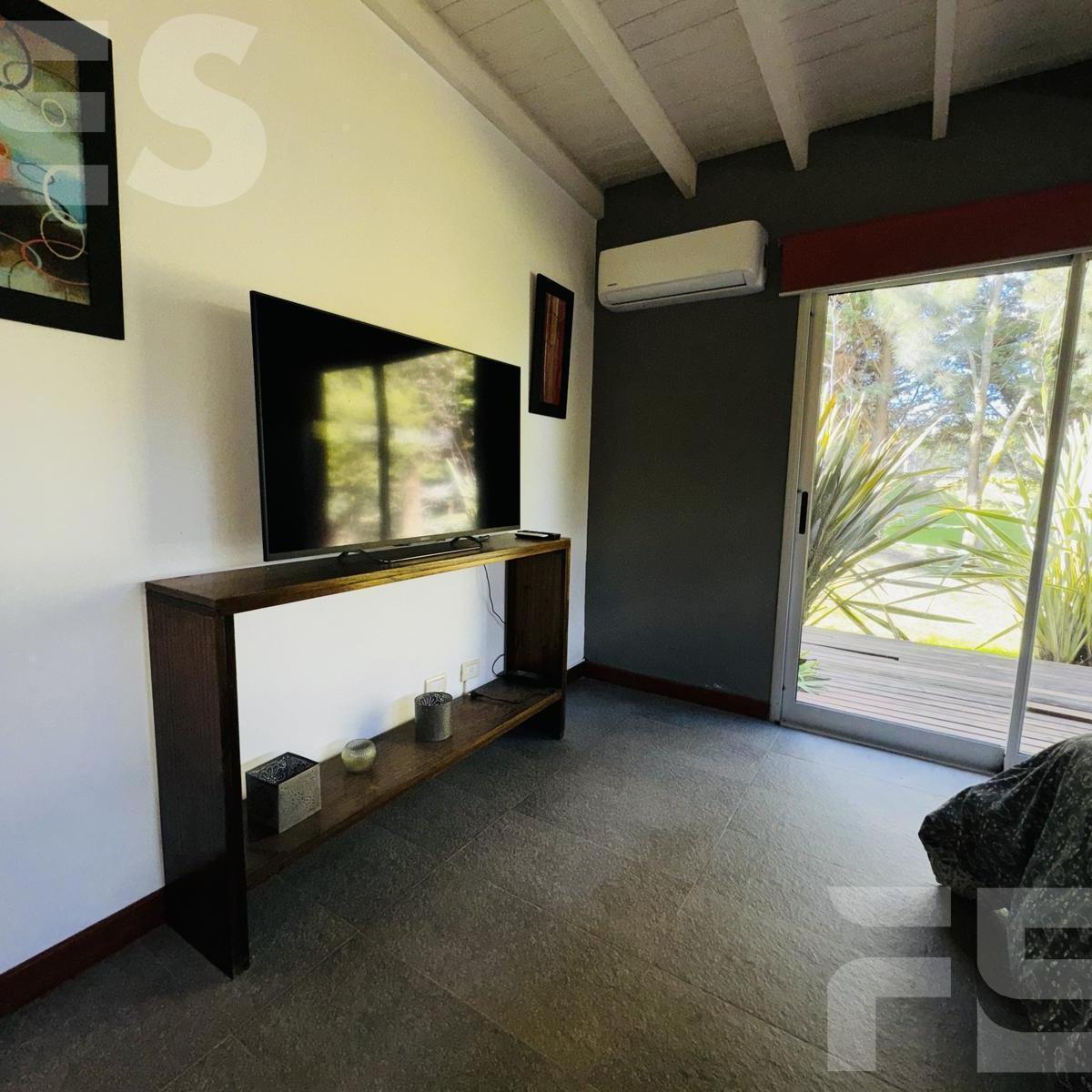 Casa en Alquiler Costa Esmeralda Residencial I Para 6 Personas 4 Ambientes 5