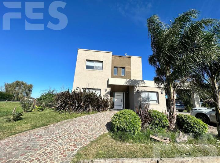 Casa a la laguna en Alquiler Temporal en Barrio Santa Rita, Canning 2