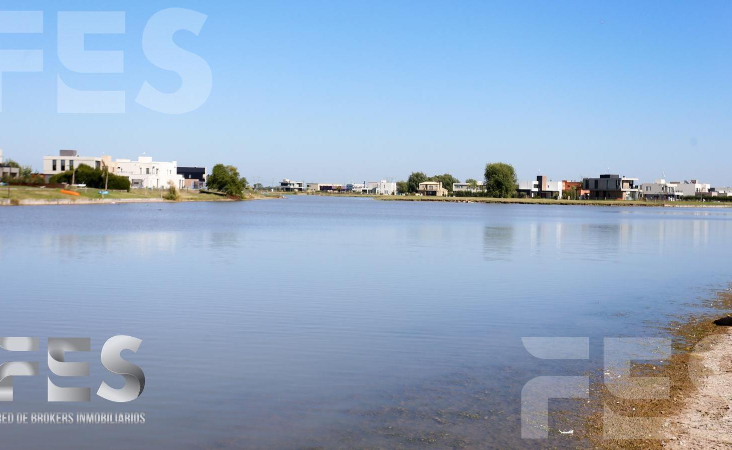 Venta Lote terreno a Laguna en Barrio San Lucas Cdor Canning San Vicente