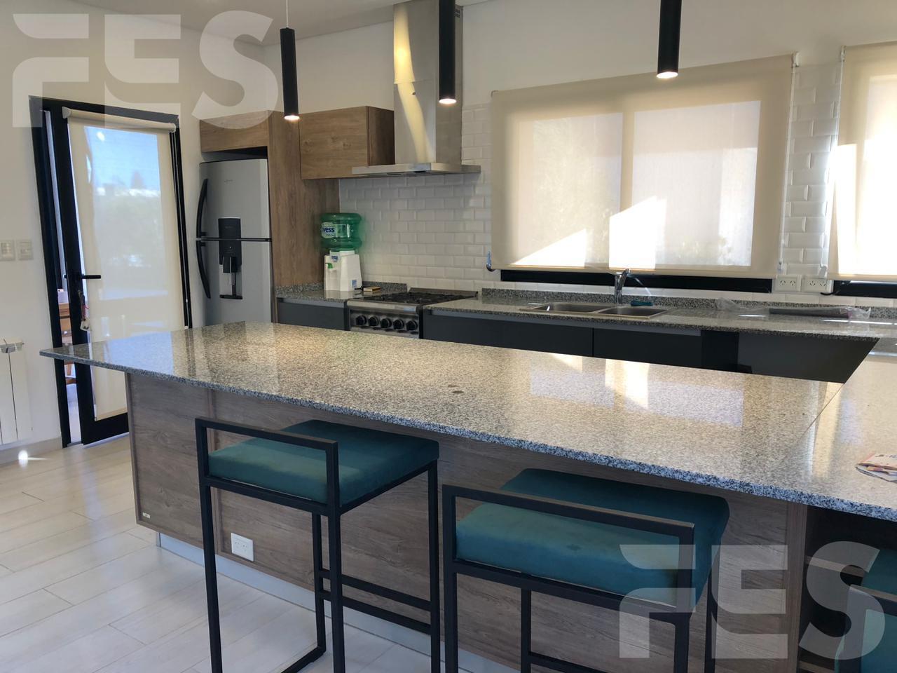 Foto de CASA EN ALQUILER ANUAL EN BARRIO SANTA RITA, imagen 4