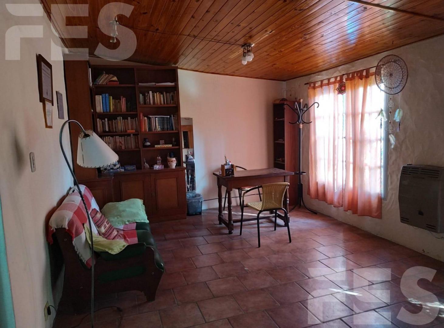 Casa en venta de 4 ambientes con piscina, San Antonio de Padua, Merlo