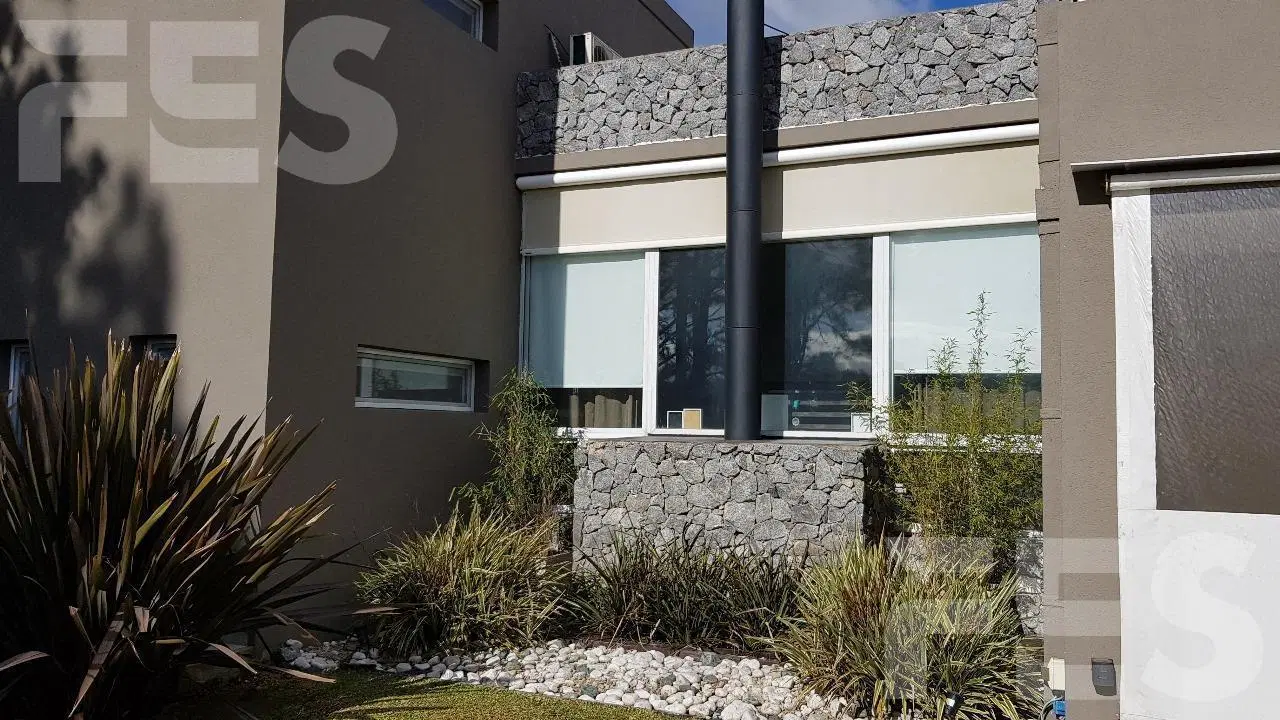 CASA EN VENTA APTO CRÉDITO EN FINCAS DE SAN VICENTE ESPECTACULAR PARQUE CON BOSQUE PROPIO 4