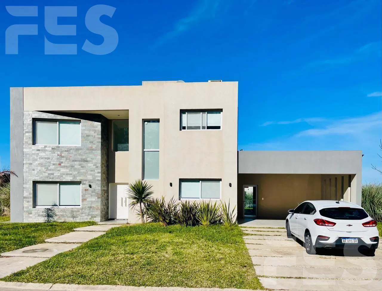 VENTA/ALQUILER Casa en Barrio Santa Ines 4