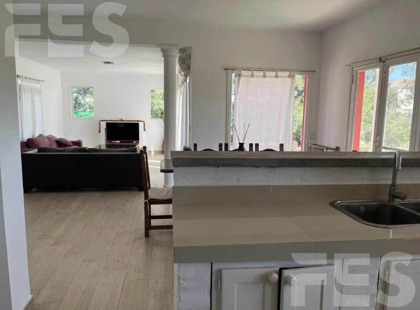 CASA ALQUILER RESIDENCIAL 6 AMBIENTES EN FINCAS DE SAN VICENTE SECTOR CHACRAS 1 4