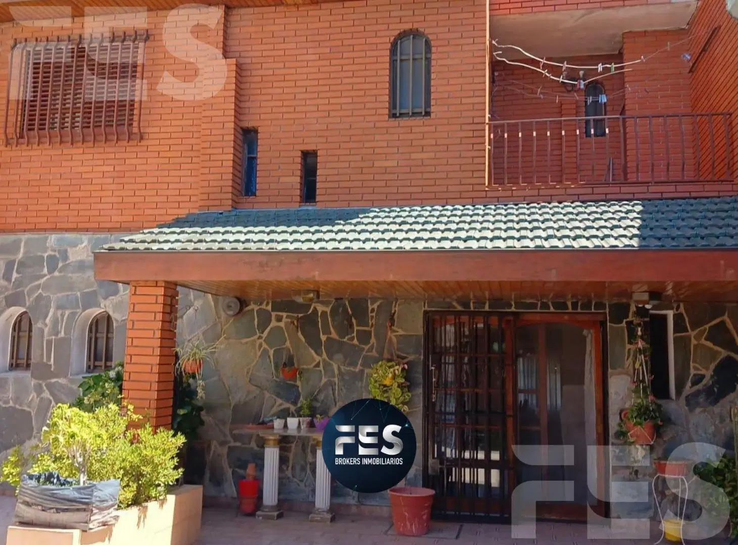 Venta de Casa de  Dos Plantas con Quincho en La Matanza, Ramos Mejía 2