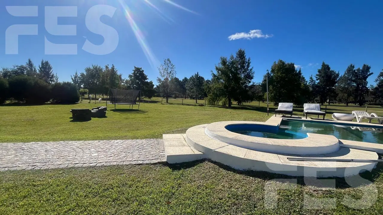 VENTA CASA 4 AMBIENTES EN FINCAS DE SAN VICENTE SECTOR GOLF 4